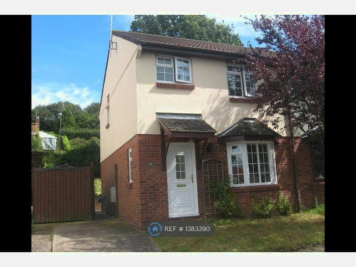 3 Bedroom Semi-Detached House To Rent In Gronau Close, Honiton, EX14