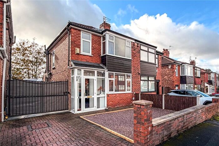 3 Bedroom Semi Detached House For Sale In Kirby Avenue, Chadderton, Oldham, Greater Manchester, OL9