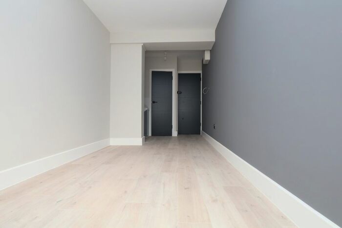 Studio To Rent In Faggs Road, Feltham, TW14