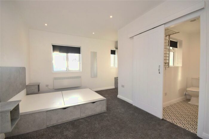 1 Bedroom Apartment To Rent In Flat, Kingsmead Drive, Leeds, West Yorkshire, LS14