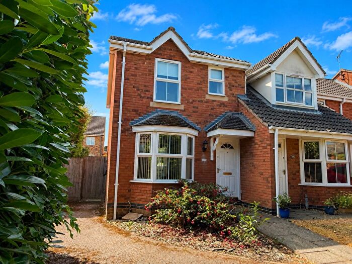 2 Bedroom End Of Terrace House For Sale In Moorhen Way, Buckingham, MK18