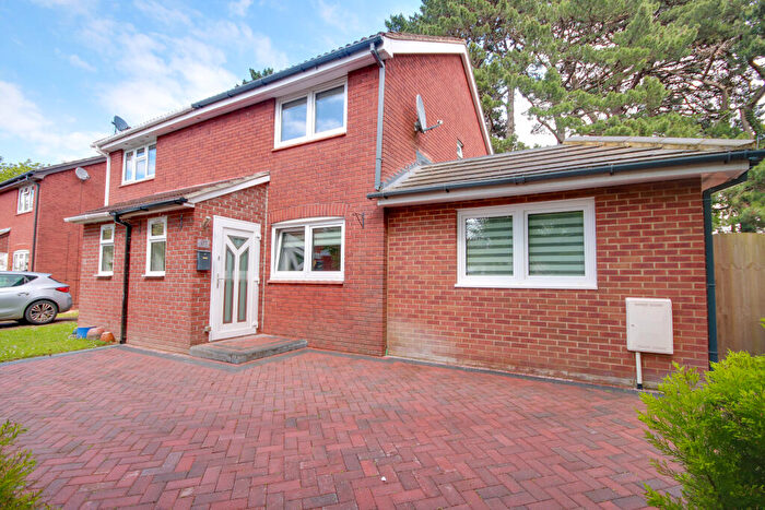 3 Bedroom Semi-Detached House For Sale In West End! Extended! Wow Factor Lounge! No Chain!, SO18
