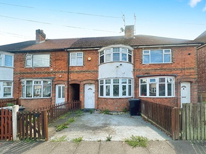 3 Bedroom Town House For Sale In Abbey Rise, Leicester, LE4