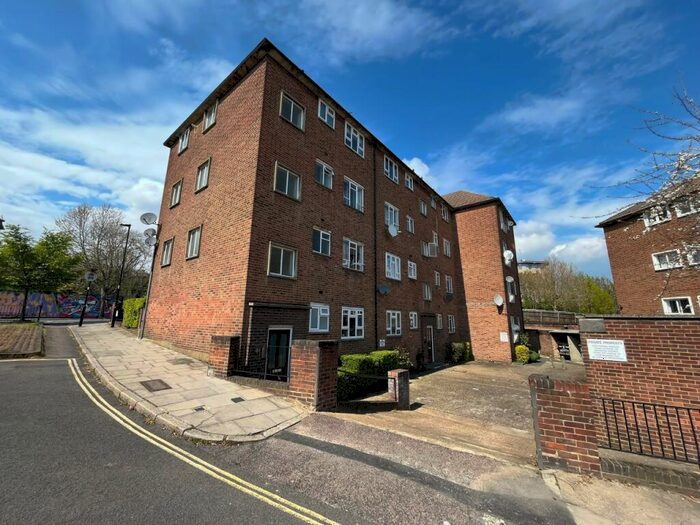 1 Bedroom Flat To Rent In Hunter House, N19