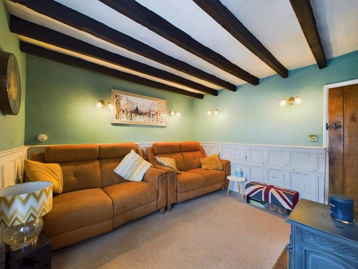 3 Bedroom Detached House For Sale In Oaks Road, Willington, DE65