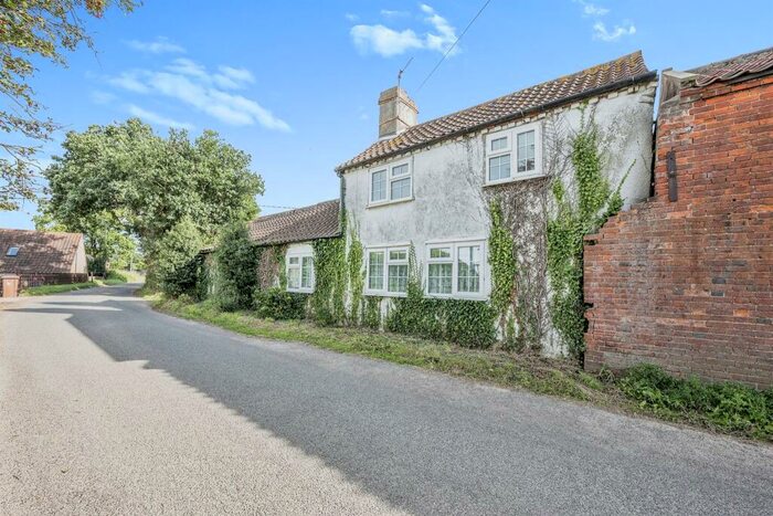 3 Bedroom Cottage For Sale In Skeyton Corner, Skeyton, Norwich, NR10