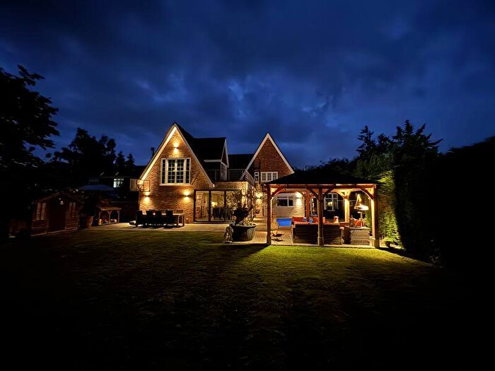 5 Bedroom Detached House For Sale In Wooburn Green - Manor Gardens, HP10