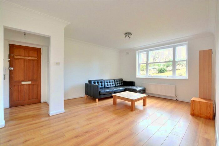 2 Bedroom Apartment To Rent In Heathfield House, Eliot Place, Blackheath, London, SE3