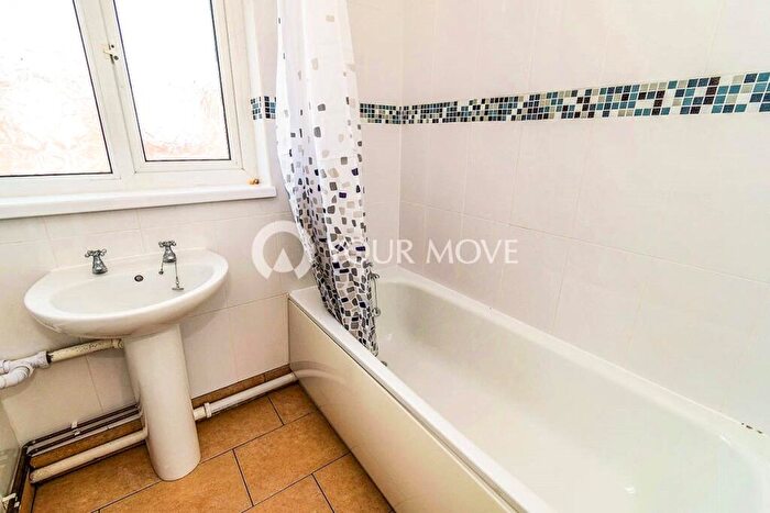 4 Bedroom Maisonette To Rent In Waterloo Street, Southsea, Hampshire, PO5