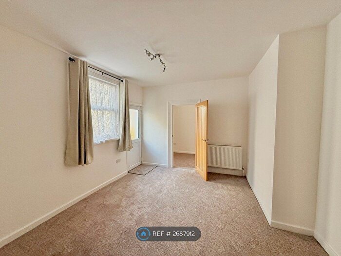 1 Bedroom Flat To Rent In Kingsley Road, Plymouth, PL4