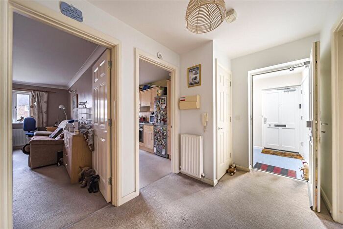 2 Bedroom Flat For Sale In Champion Down, Effingham, Surrey, KT24