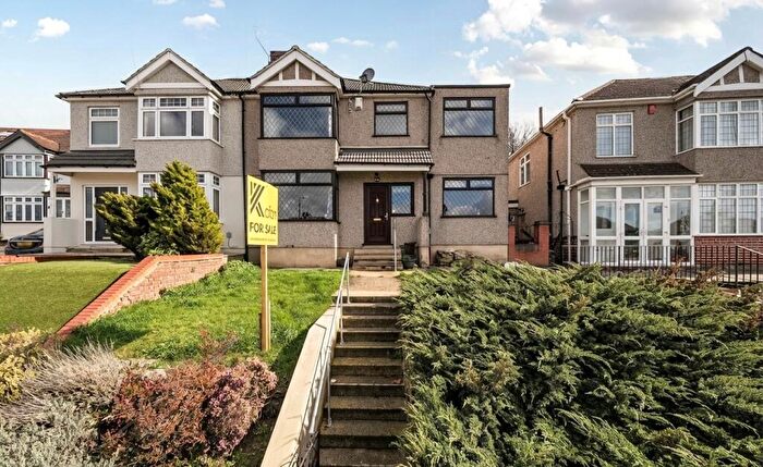 4 Bedroom Semi Detached House For Sale In Danson Lane, Welling, Bexley, DA16