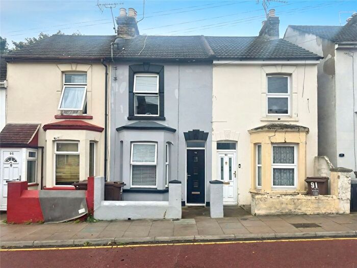 3 Bedroom Terraced House To Rent In Gardiner Street, Gillingham, Kent, ME7
