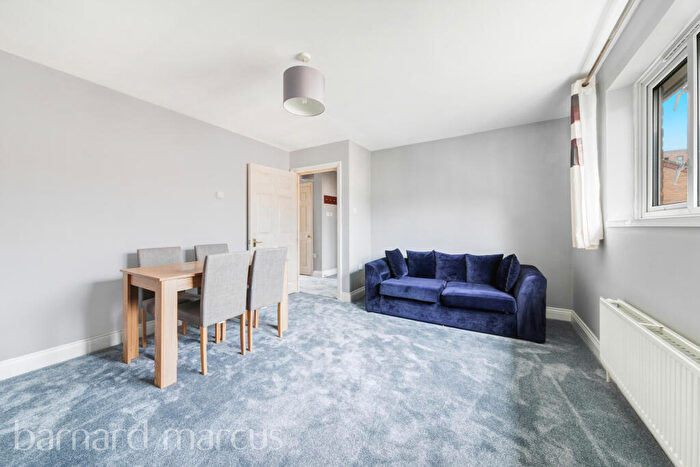 1 Bedroom Apartment To Rent In Acacia Close, London, SE8