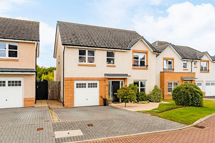 4 Bedroom Detached Villa For Sale In Shiel Hall Crescent, Rosewell, EH24