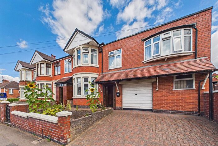 4 Bedroom End Of Terrace House For Sale In Lichfield Road, Cheylesmore, Coventry, CV3