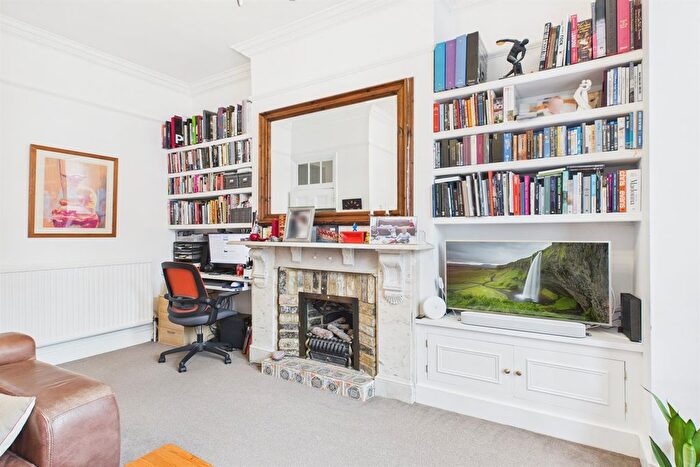 2 Bedroom Maisonette For Sale In Tankerville Road, SW16