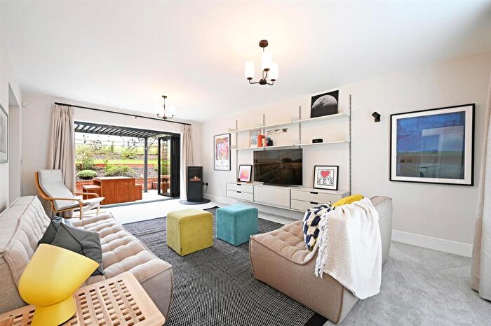 4 Bedroom Semi-Detached House For Sale In Amber Meadow, Oakerthorpe, Alfreton, DE55