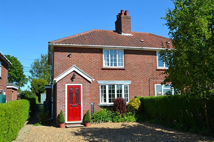 3 Bedroom Semi Detached House To Rent In Norwich Road, Hapton, Norwich, NR15