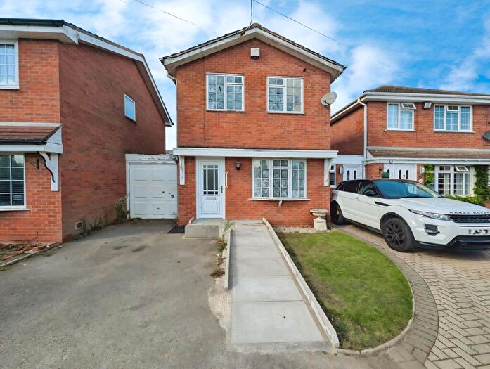 3 Bedroom Link Detached House For Sale In Elmhurst Road, Longford, Coventry, West Midlands, CV6
