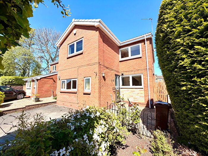 4 Bedroom Detached House For Sale In Broomhead Court, Mapplewell, Barnsley, S75