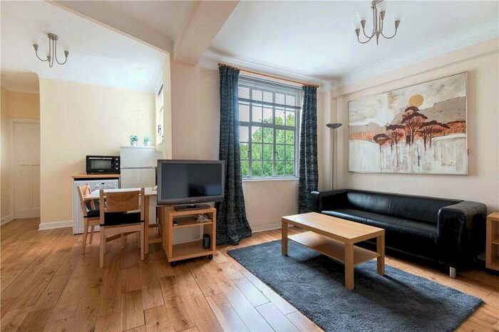 Flat To Rent In Mortimer Court, Abbey Road, NW8