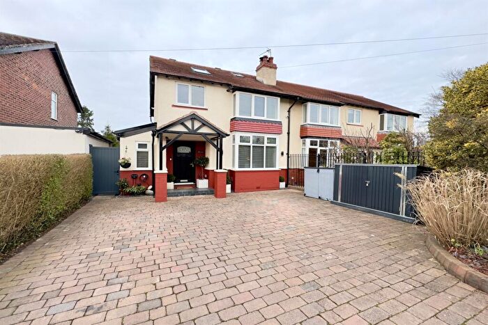 4 Bedroom Semi-Detached House For Sale In Pool House Road, Poynton, SK12