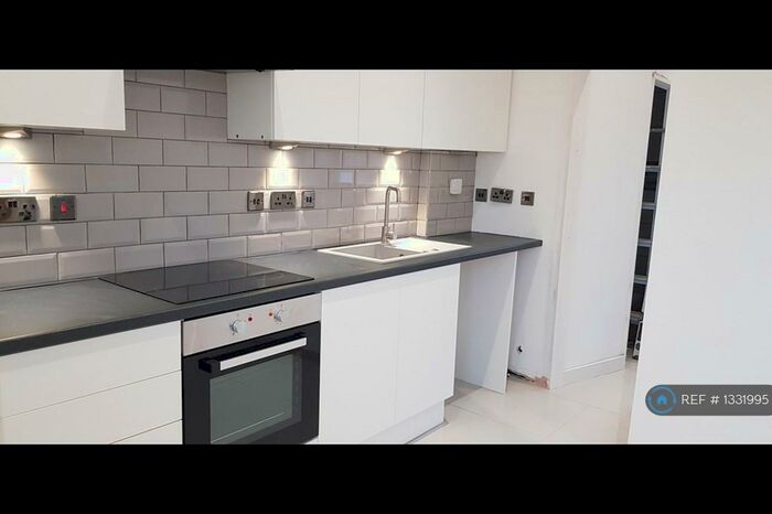 1 Bedroom Flat To Rent In Keyworth, Nottingham, NG12