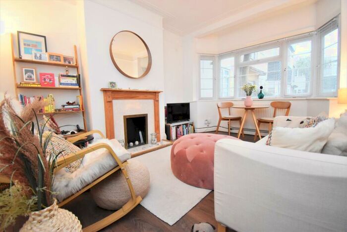 2 Bedroom Flat To Rent In Loampit Hill London, SE13