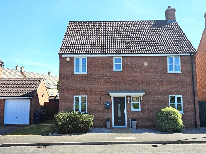 4 Bedroom Detached House For Sale In Shackleton Way, Yaxley, PE7