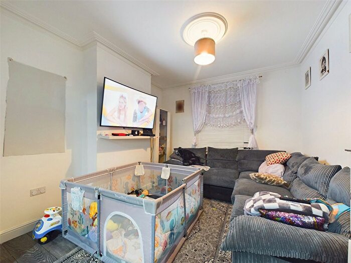 3 Bedroom Terraced House For Sale In High Street, Gloucester, Gloucestershire, GL1
