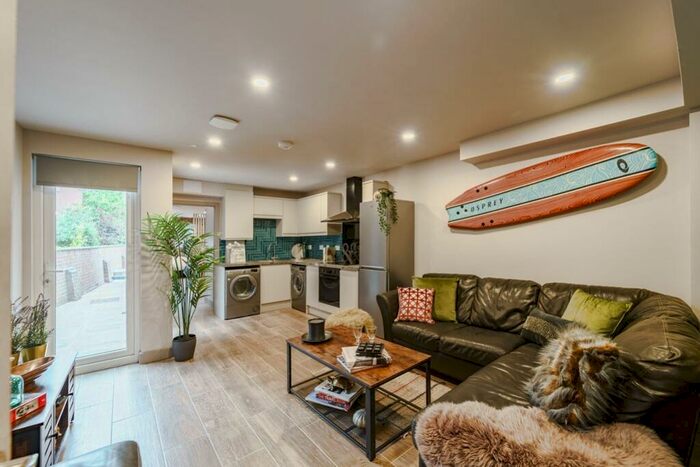 6 Bedroom Terraced House To Rent In Earlsdon Avenue North, West Midlands, Coventry, CV5