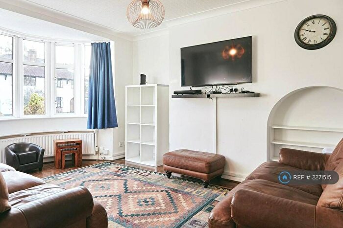 3 Bedroom Semi-Detached House To Rent In Austin Avenue, Bromley, BR2