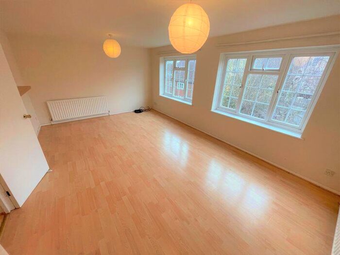 1 Bedroom Flat To Rent In Arborfield Close, Slough, SL1