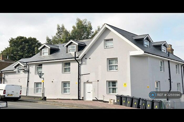 2 Bedroom Flat To Rent In Melville Road, England, ME15