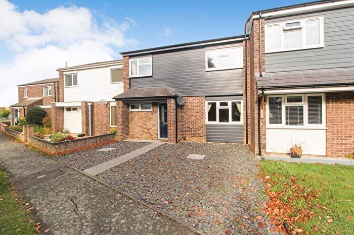 3 Bedroom Terraced House For Sale In Belvoir Walk, Bedford, MK41
