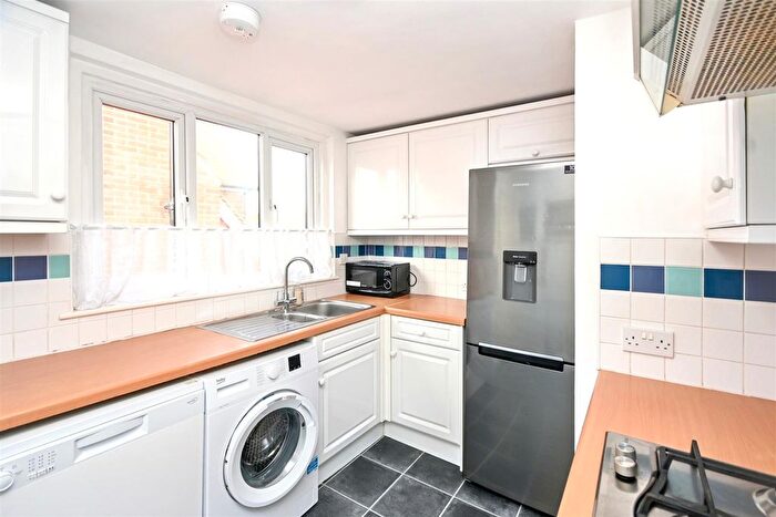 3 Bedroom Flat For Sale In Arlington Road, Eastbourne, BN21