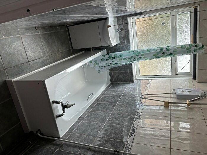 3 Bedroom End Of Terrace House To Rent In Sycamore Road, Southampton, Hampshire, SO16