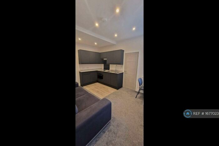 Studio To Rent In Wellsway, Bath, BA2