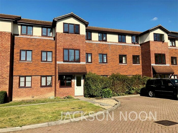 1 Bedroom Flat To Rent In Firle Court, Yeomanry Close, Epsom, KT17