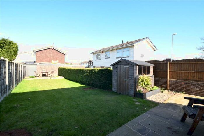 3 Bedroom Town House To Rent In Coal Road, Whinmoor, Leeds, LS14