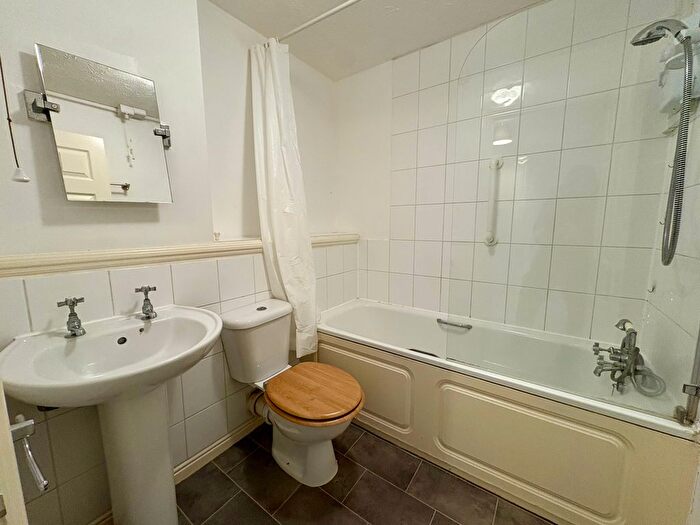 1 Bedroom Flat To Rent In Britton Close, London, SE6