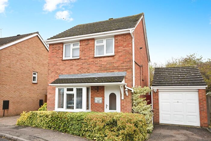 3 Bedroom Detached House For Sale In Flintwich Manor, Chelmsford, CM1