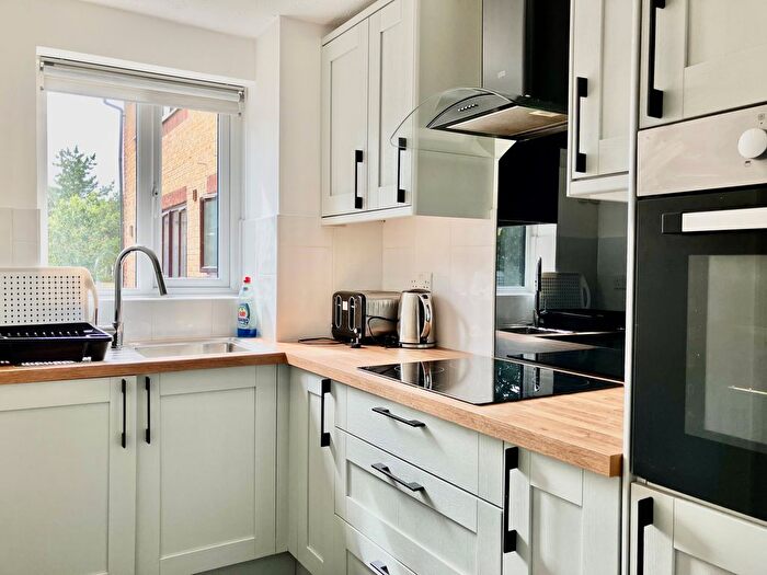 1 Bedroom Property To Rent In Plumtree Close, Dagenham, RM10