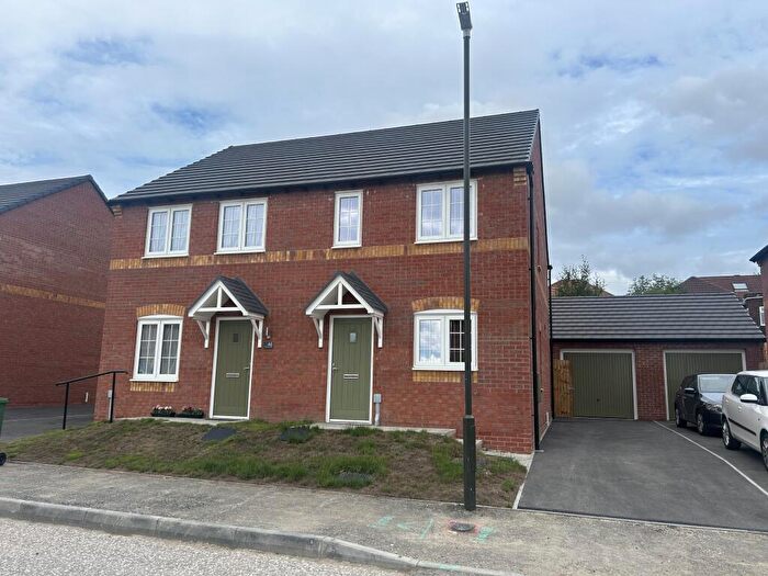 3 Bedroom Semi-Detached House To Rent In Burmese Road, Pinxton, Nottingham, NG16