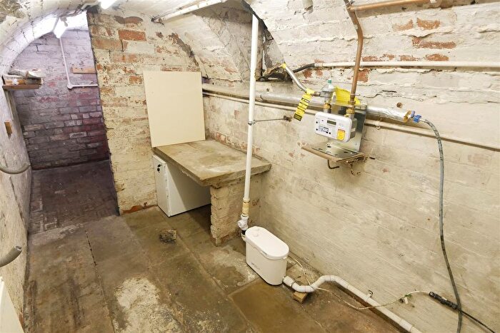 1 Bedroom Property To Rent In East Park Street, Morley, Leeds, LS27