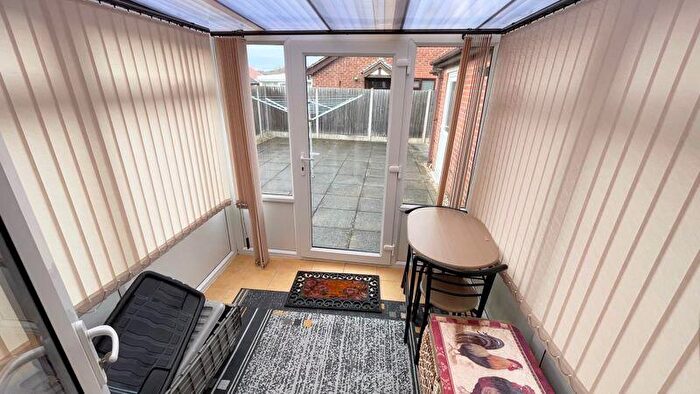 2 Bedroom Semi-Detached Bungalow For Sale In Woburn Avenue, Lincoln, LN1