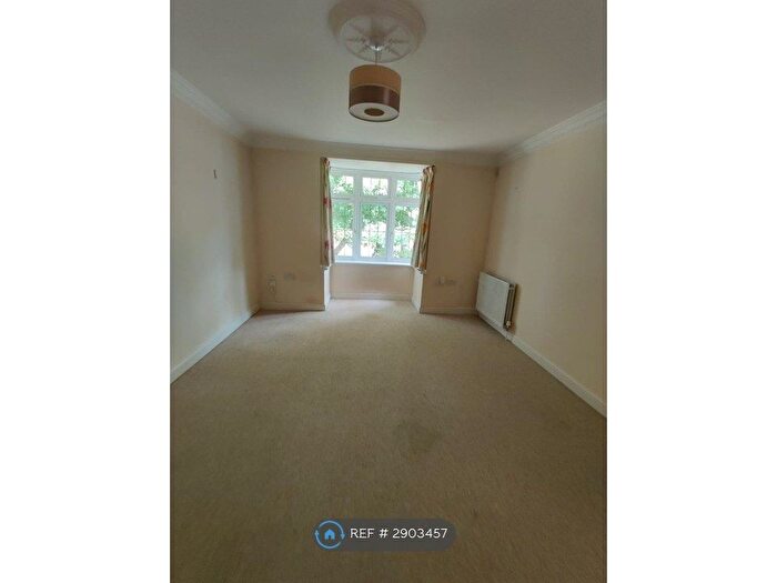 2 Bedroom Flat To Rent In Talbot Avenue, Bournemouth, BH3