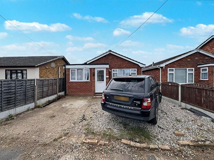2 Bedroom Detached Bungalow For Sale In Labworth Road, Canvey Island, SS8