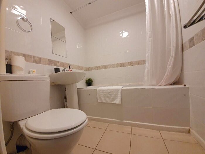 2 Bedroom Flat To Rent In Daniel Hill Mews, Sheffield, S6